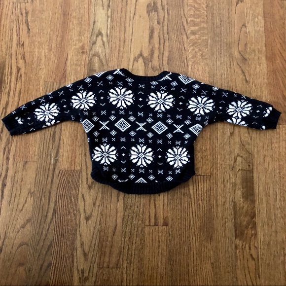 Old Navy Circle Hem Printed Sweater, 18-24 Months - Picture 3 of 5